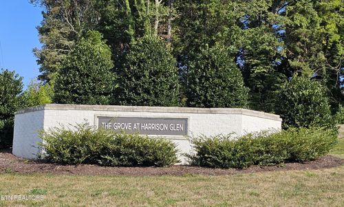 222 English Oak Ln, Lenoir City, TN, 37771-2029 | Card Image