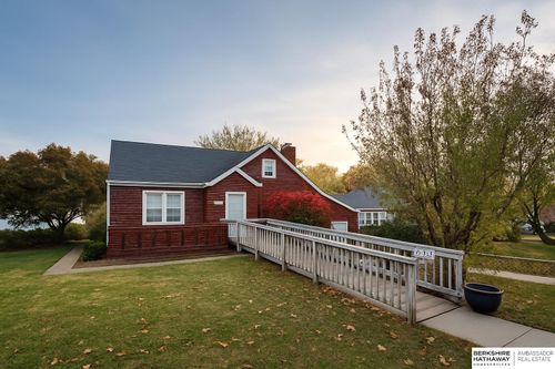 4231 F St, Omaha, NE, 68107-1025 | Card Image