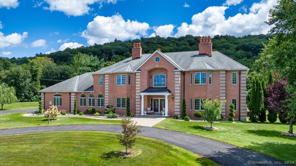 Hunting Ridge Dr, Simsbury, CT 06070