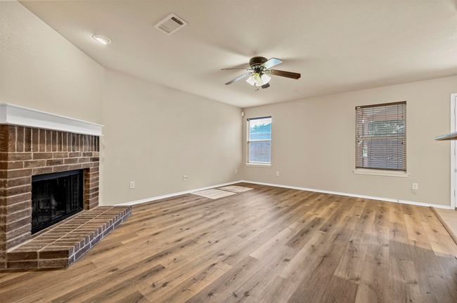 10325 Fossil Valley Dr, House other with 4 bedrooms, 3 bathrooms and null parking in Fort Worth TX | Image 8