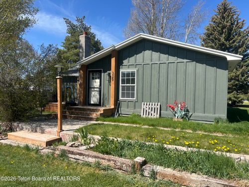 325 1st North Street, Cokeville, WY, 83114 | Card Image