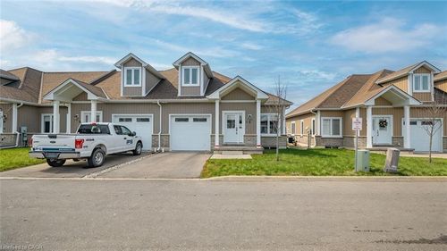 10-744 Nelson St W, Port Dover, ON, N0A1N0 | Card Image