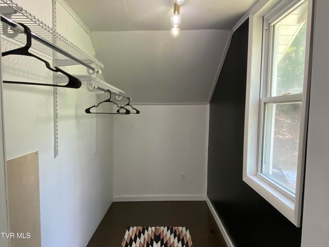 Closet | Image 28