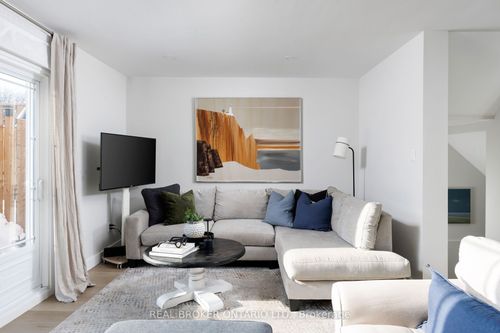 23-61 Sarah Lane, Oakville, ON, L6L3V2 | Card Image