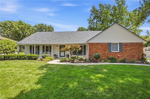 9239 Switzer St, Overland Park, KS, 66214-2140 | Card Image