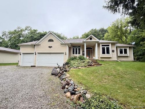 889 Cronkite Dr, Lake Orion, MI, 48362-1619 | Card Image