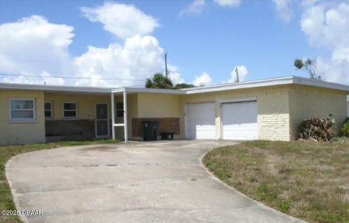 2537 Coral Way W, Daytona Beach, FL, 32118-5504 | Card Image