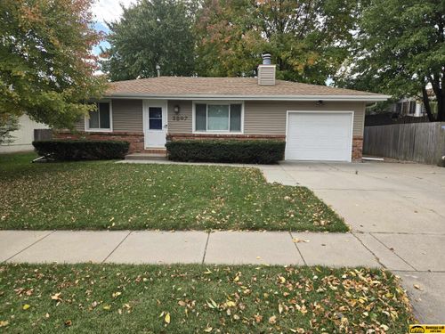 3807 Sweetbriar Ln, Lincoln, NE, 68516-4507 | Card Image