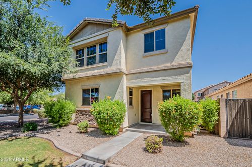 3272 E Orchid Ln, Gilbert, AZ, 85296-7372 | Card Image