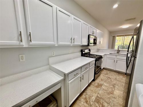 8118 Stone Path Way, TAMPA, FL, 33647-3631 | Card Image