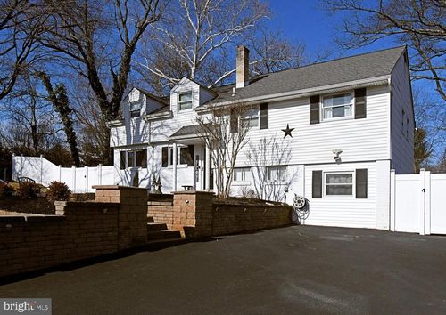 2360 N Parkview Dr, Trooper, PA, 19403-3617 | Card Image