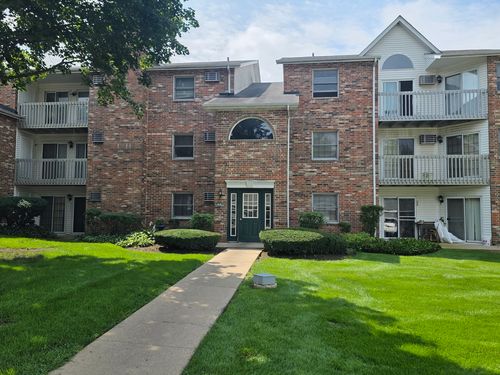 2b-4402 Shamrock Ln, McHenry, IL, 60050-3162 | Card Image