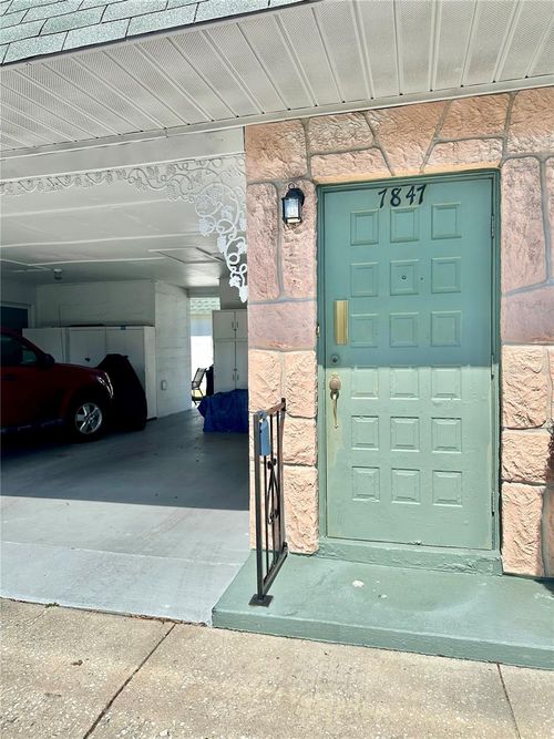 7847 39th Ter N, ST PETERSBURG, FL, 33709-4235 | Card Image