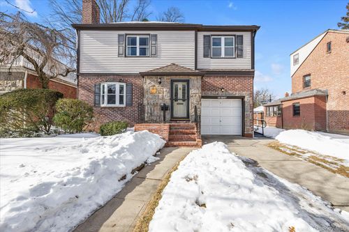 78-14 220th Pl, Oakland Gardens, NY, 11364-3531 | Card Image