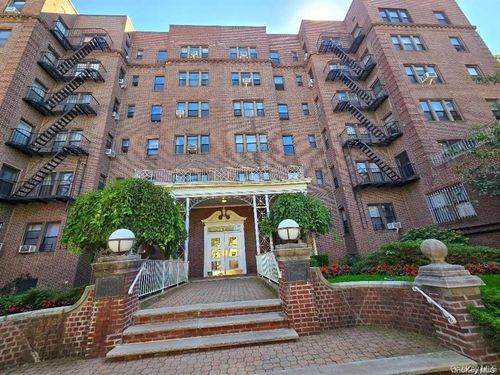 apt-208-170 Highland Ave, Jamaica, NY, 11432-2713 | Card Image