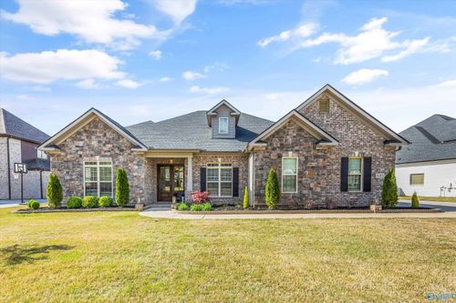8213 Nantucket Cir, Owens Cross Roads, AL, 35763-7024 | Card Image