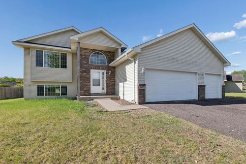 603 Hickory St Sw, Isanti, MN, 55040-6282 | Card Image
