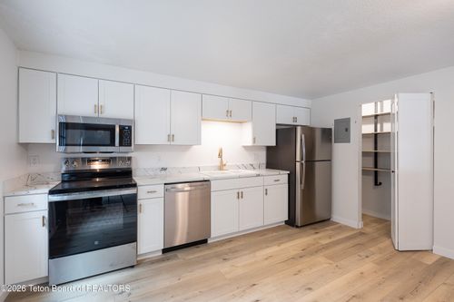 20-360 E Simpson Ave, Jackson, WY, 83001-8079 | Card Image