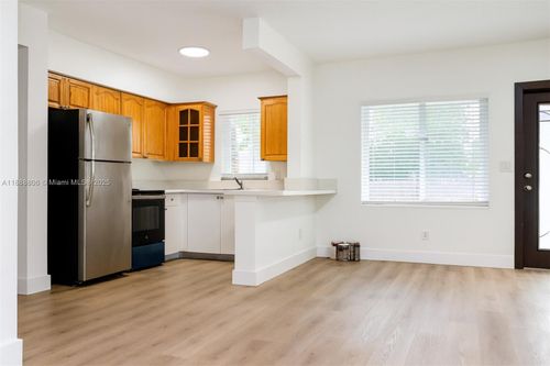 785-785 Nw 96th St, Miami, FL, 33150-1819 | Card Image