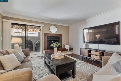 321 Via Cordova Ln, Martinez, CA, 94553-4058 | Card Image