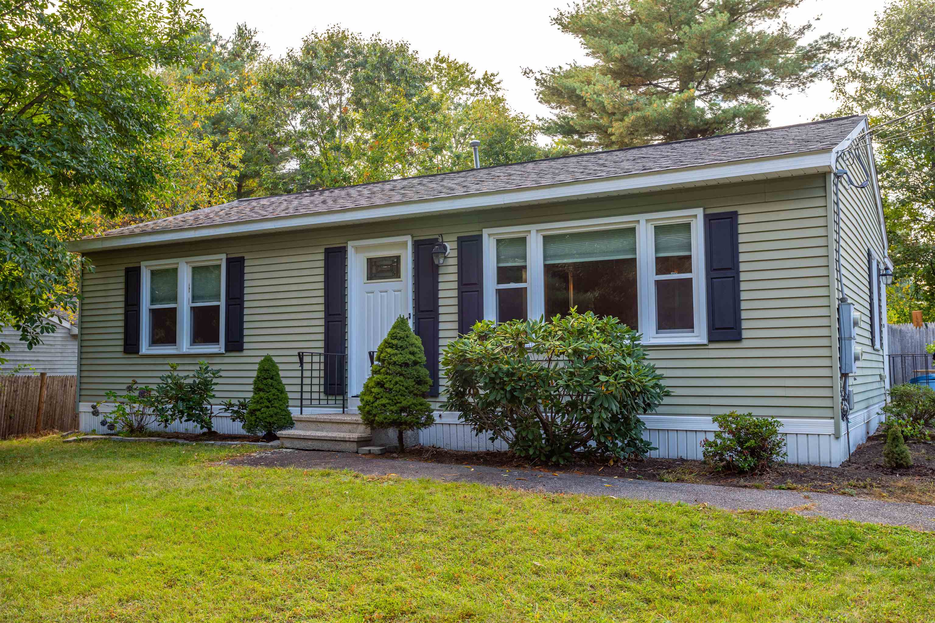 Erie Cir, Nashua, NH 03062