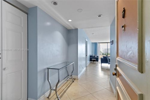 apt-519-600 Three Islands Blvd, Hallandale Beach, FL, 33009-2844 | Card Image