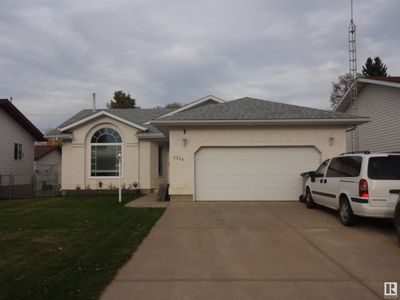 5220 54 Ave, House other with 3 bedrooms, 2 bathrooms and null parking in Mundare AB | Image 1