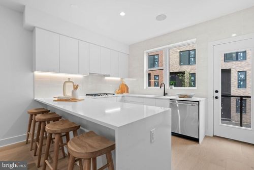 h4b-635 N 7th St, PHILADELPHIA, PA, 19123-3416 | Card Image