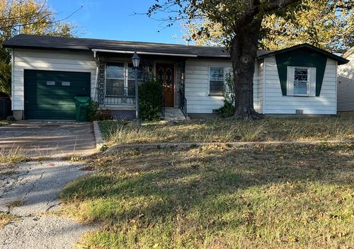 1104 E Omega St, Henrietta, TX, 76365-3020 | Card Image