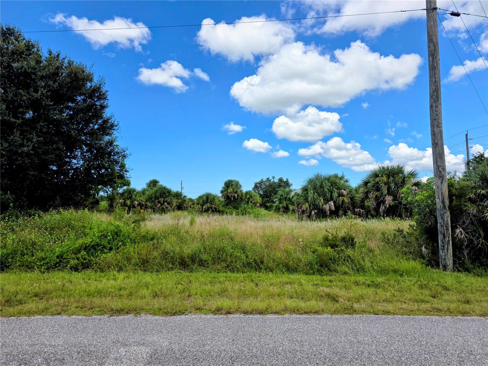 Land in PORT CHARLOTTE 2
