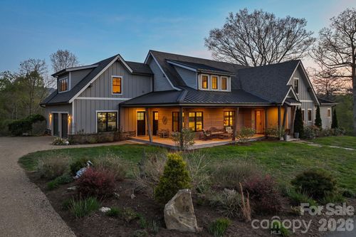 18 Majestic Oak Circle, Asheville, NC, 28805 | Card Image