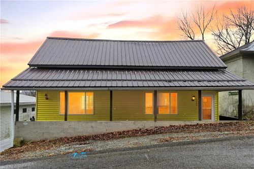 3308 N 32nd Ave, New Brighton, PA, 15066-2667 | Card Image