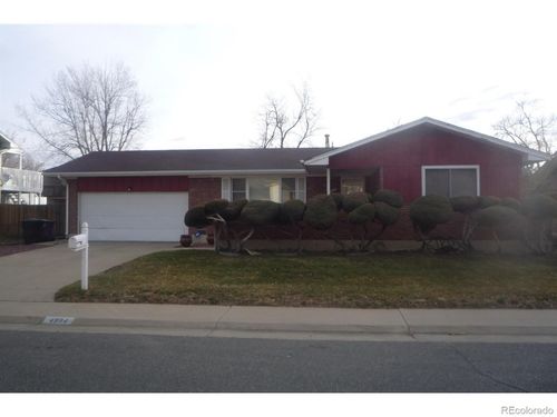 4994 Scranton Ct, Denver, CO, 80239-4305 | Card Image