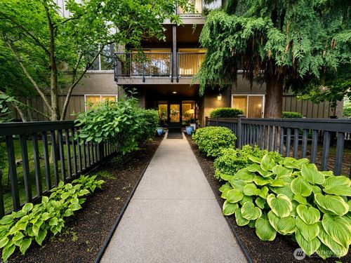 301-731 Broadway E, Seattle, WA, 98102-4661 | Card Image