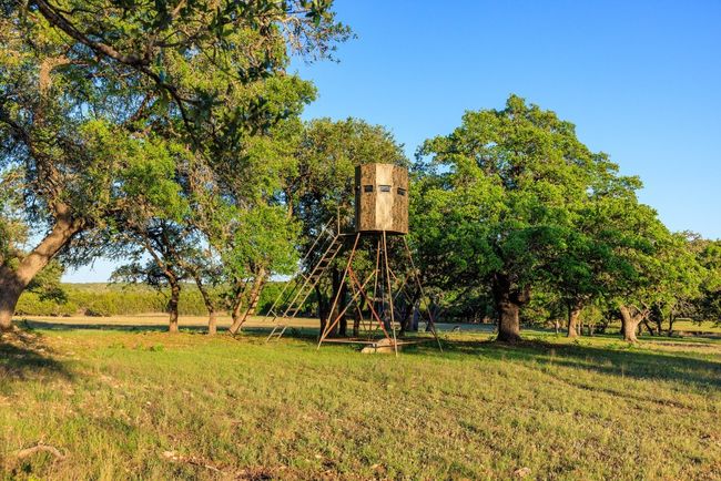 Hunting Blind that conveys with property | Image 16