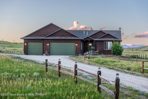 3 Healers Loop, Pinedale, WY, 82941-6760 | Card Image