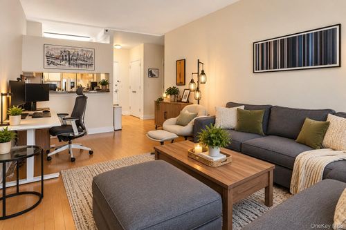 22e-1760 2nd Avenue, New York, NY, 10128 | Card Image