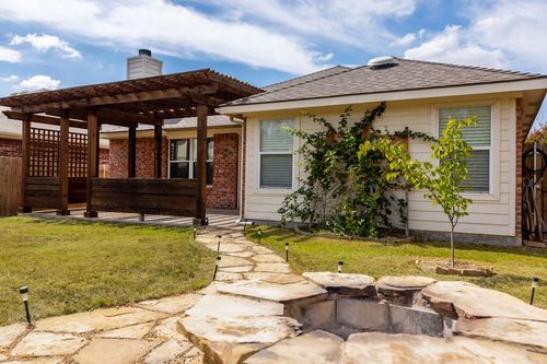12136 Lamington Dr, Fort Worth, TX, 76244-7561 | Card Image