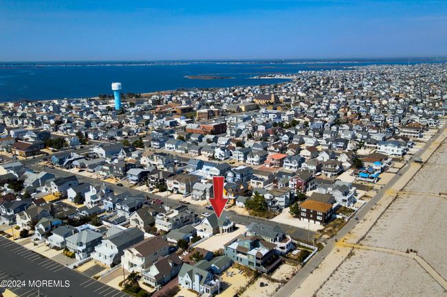 1 - 2 Pennsylvania Ave, House other with 5 bedrooms, 4 bathrooms and null parking in Lavallette NJ | Image 70