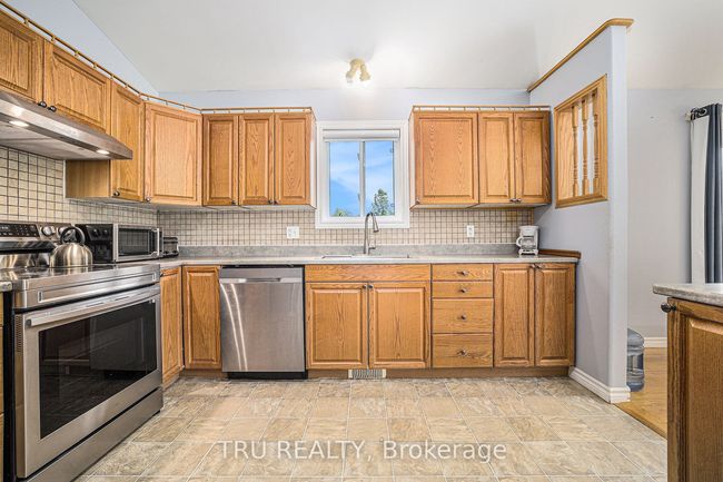 1060 7 Th Line, House other with 5 bedrooms, 3 bathrooms and 10 parking in Carleton Place ON | Image 17