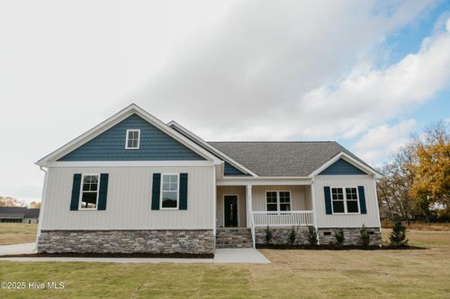 107 Lucky Ln, Pikeville, NC, 27863-6000 | Card Image