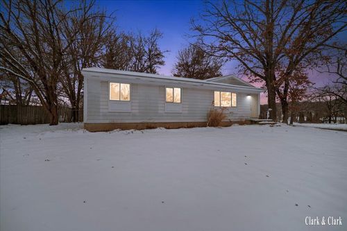 11189 Woodbushe Dr, Lowell, MI, 49331-9638 | Card Image