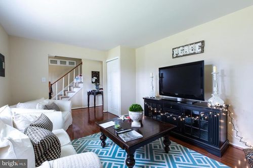 2527 Lindley Ter, ROCKVILLE, MD, 20850-3033 | Card Image