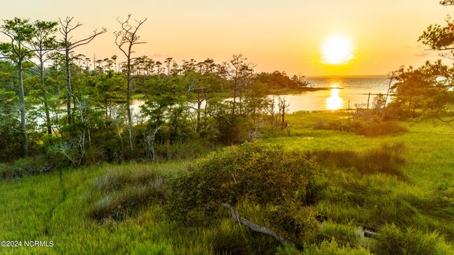 5 West Ct, House other with 6 bedrooms, 5 bathrooms and 1 parking in Pine Knoll Shores NC | Image 7