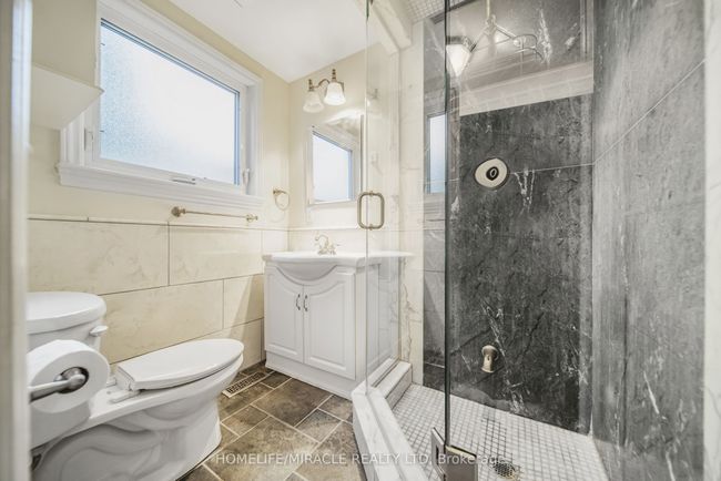 38 River View Dr, House other with 4 bedrooms, 3 bathrooms and 4 parking in Brampton ON | Image 31