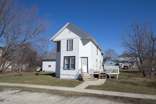 507 King St, Fayette, IA, 52142-9727 | Card Image