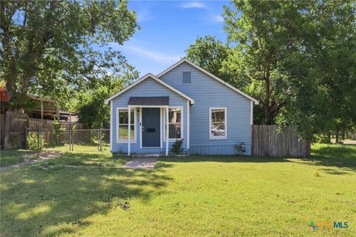 915 S 2nd St, Temple, TX, 76504-5887 | Card Image