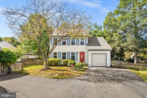 16 Newland Ct, STERLING, VA, 20165-6012 | Card Image