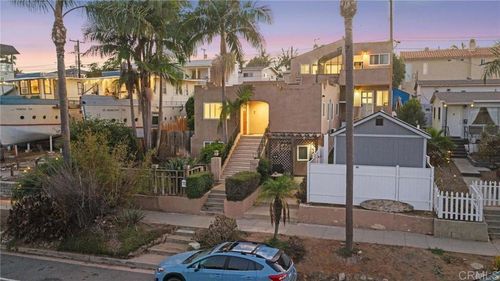 720 3rd St, Encinitas, CA, 92024-4412 | Card Image