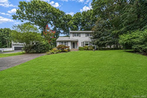 96 Oak St, Brookhaven, NY, 11719-9693 | Card Image